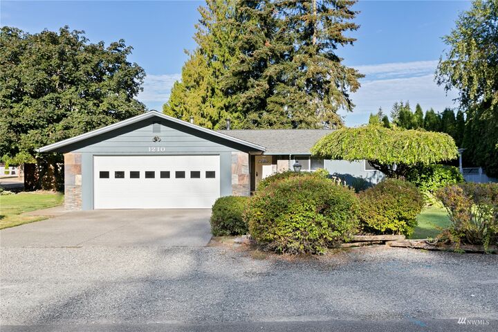 Property Photo: 1210 22nd Street SE WA 98372