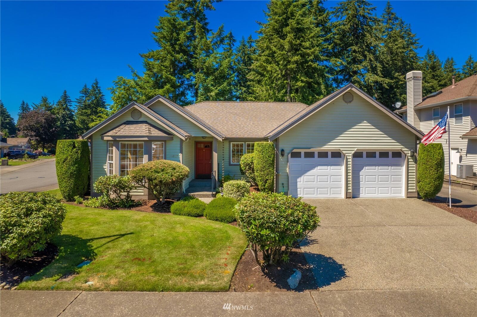 Property Photo: 26027 Lake Wilderness Country Club Drive SE WA 98038