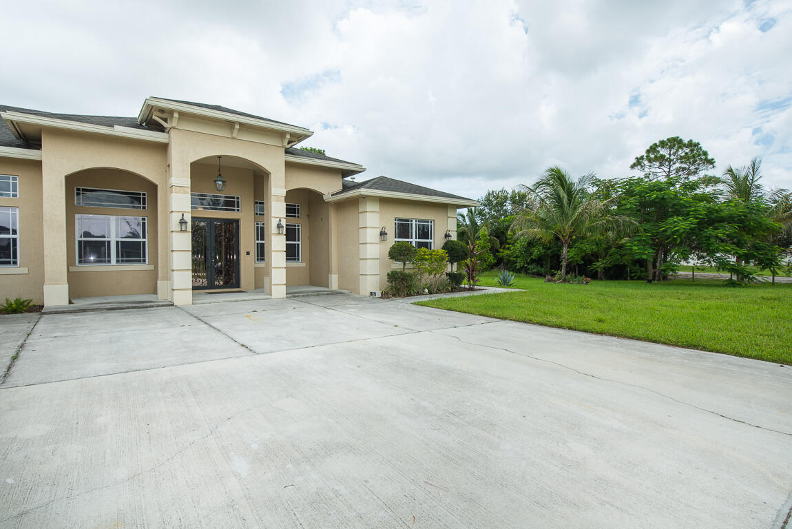 Property Photo: 13715 88th Place N FL 33412