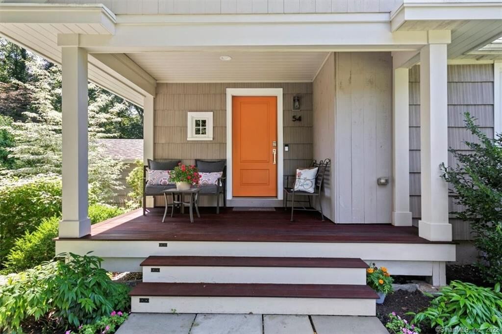 Property Photo:  54 Robinwood Road  CT 06611 