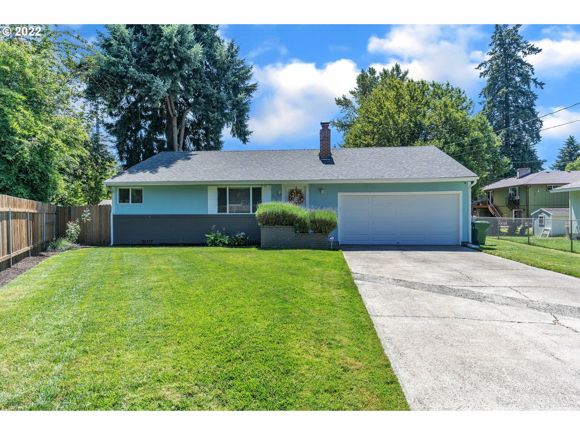 Property Photo: 6242 SE Steen Ct OR 97222