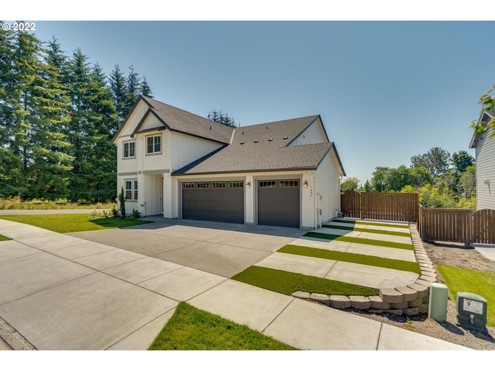 Property Photo:  1609 NW Hancock Dr  WA 98607 