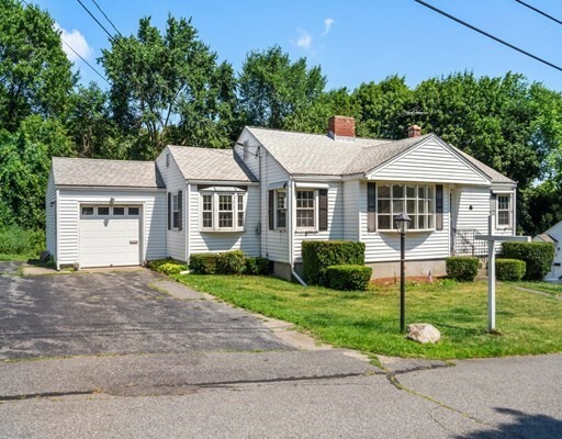 Property Photo:  7 Brookway Drive  MA 01545 