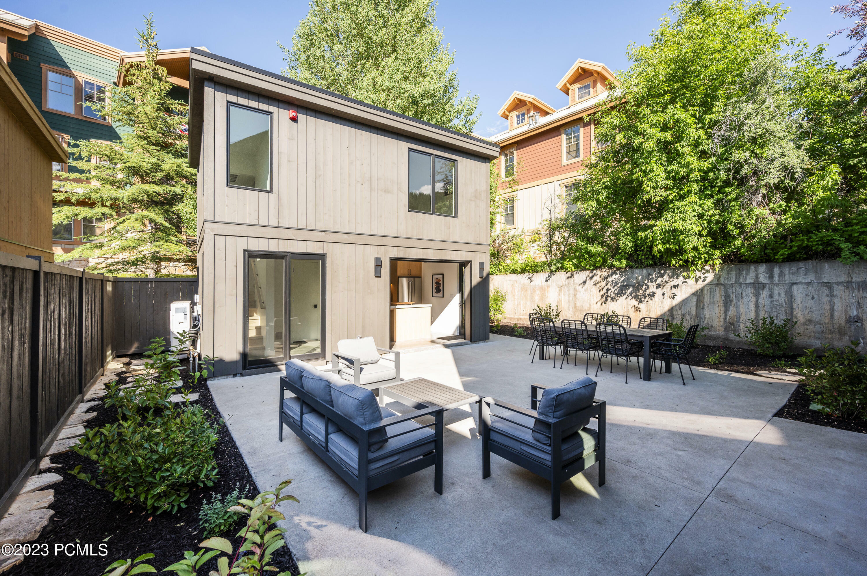 Property Photo: 1058 Park Avenue Avenue UT 84060