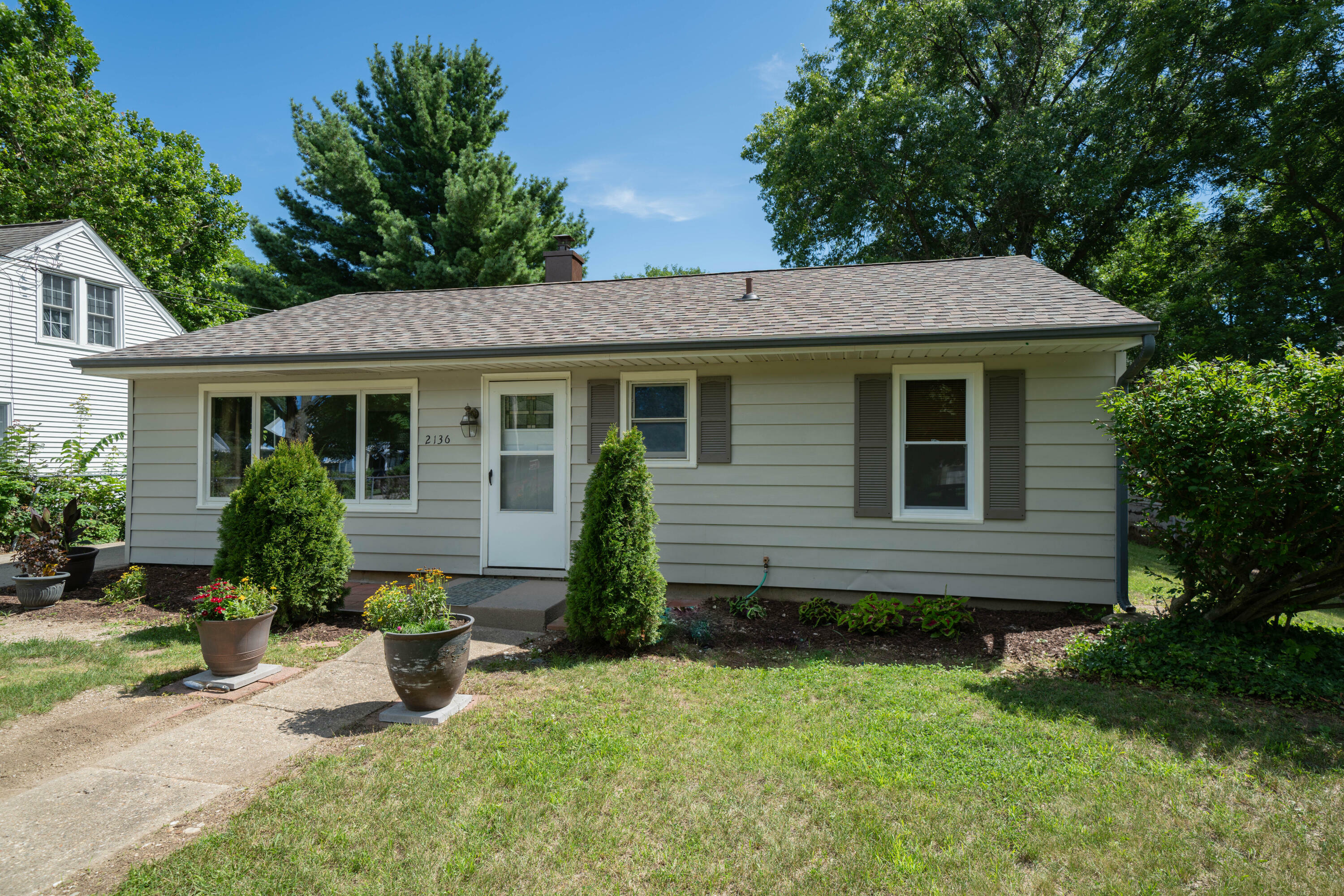 Property Photo:  2136 Southern Avenue  MI 49001 