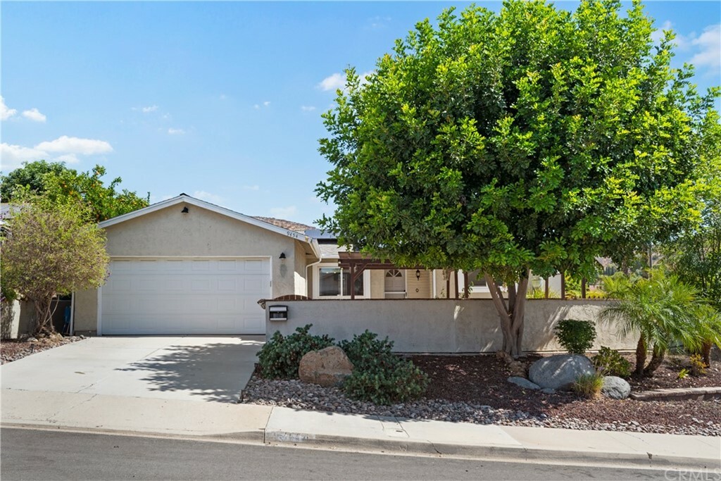 Property Photo:  9454 Hornbuckle Drive  CA 92071 