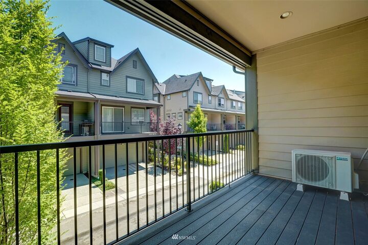 Property Photo:  1358  Brooklyn Walk  NE  WA 98029 