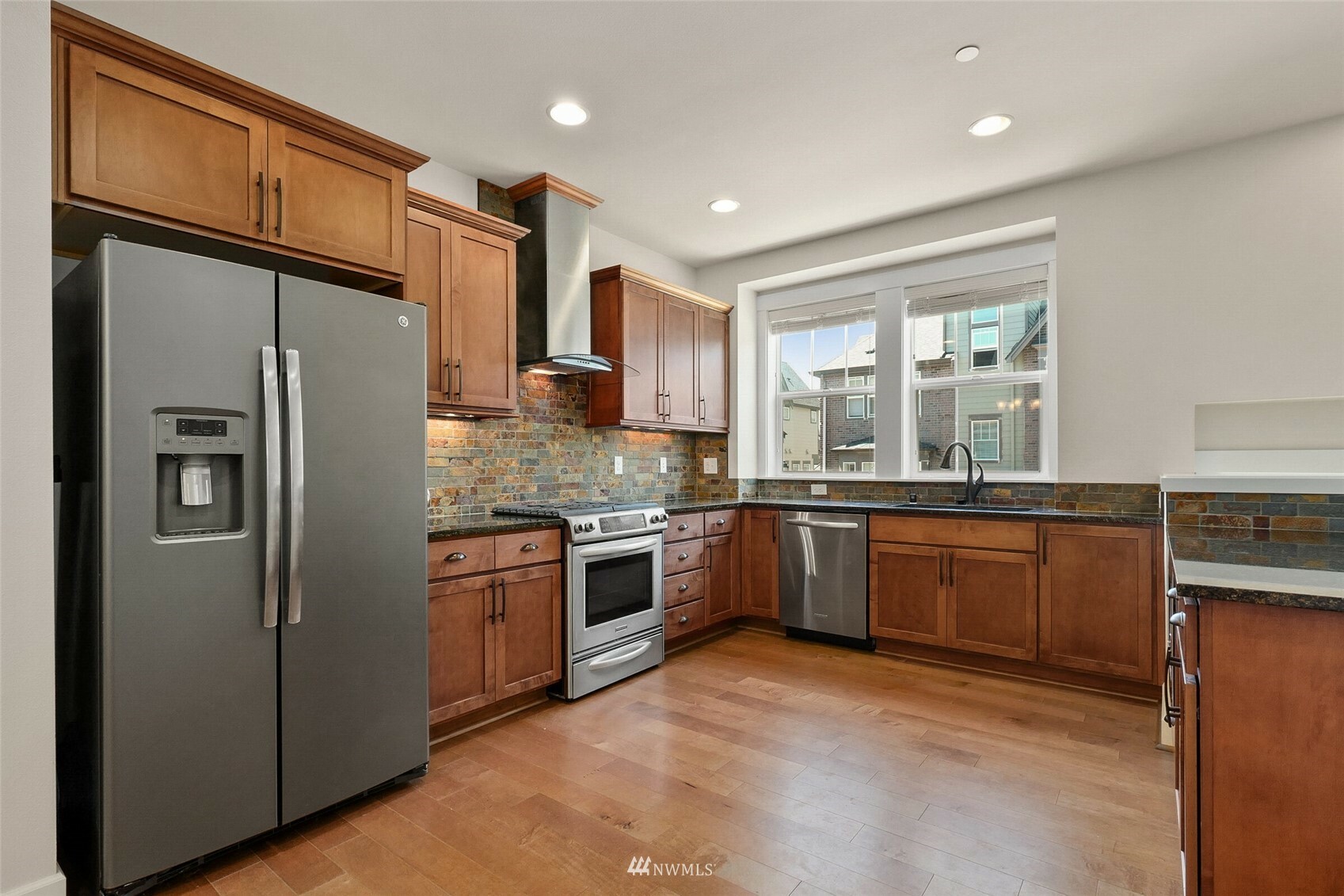 Property Photo: 1358 Brooklyn Walk NE WA 98029