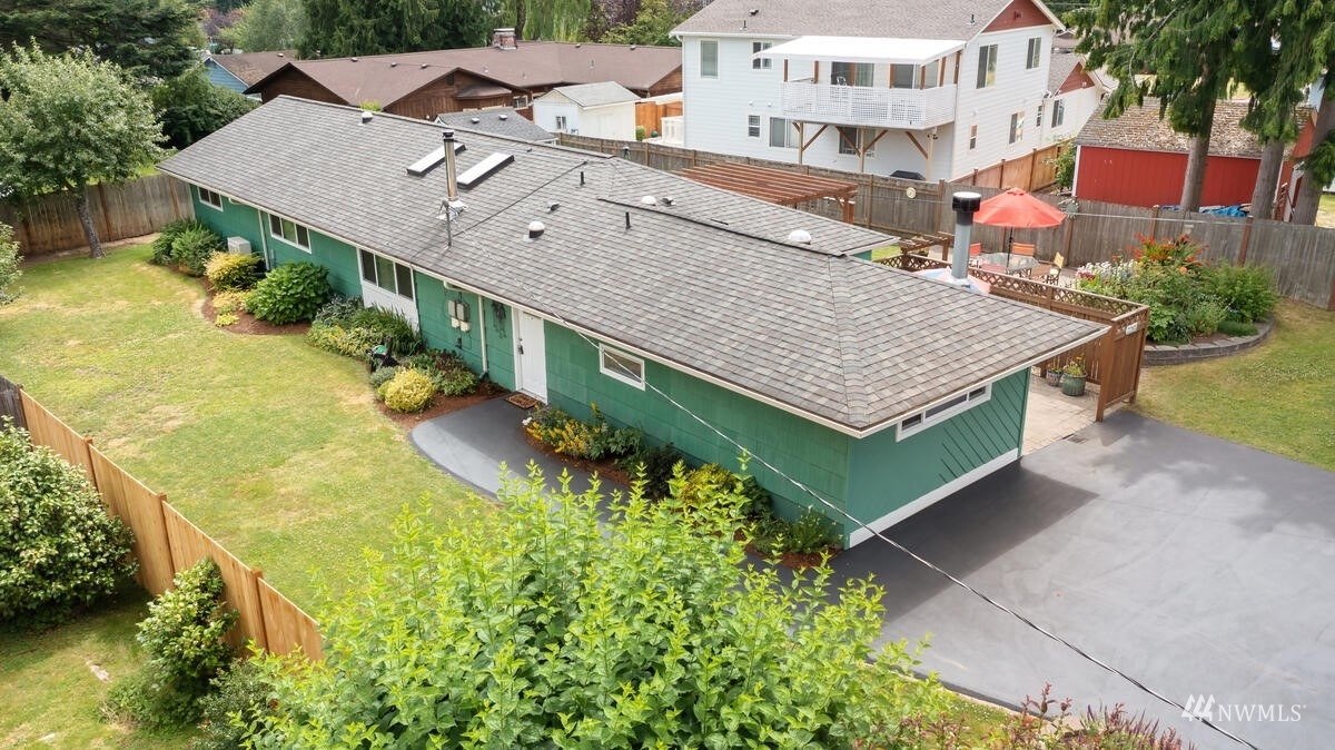 Property Photo:  22103 43rd Avenue W  WA 98043 