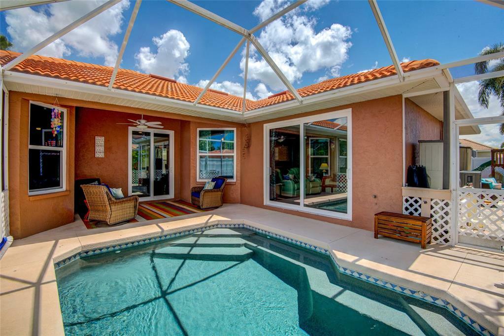 Property Photo:  5556 Cedar Oak Boulevard  FL 34233 