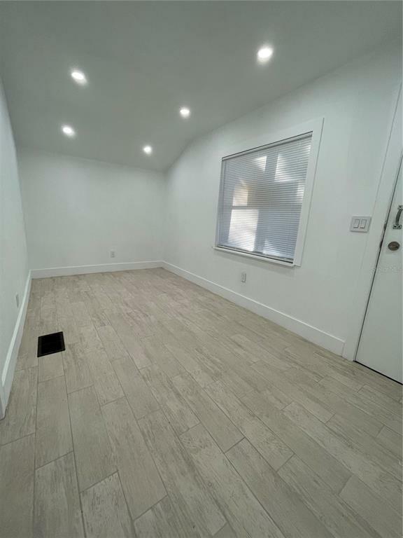 Property Photo:  1304 NE 3rd Avenue  FL 32641 