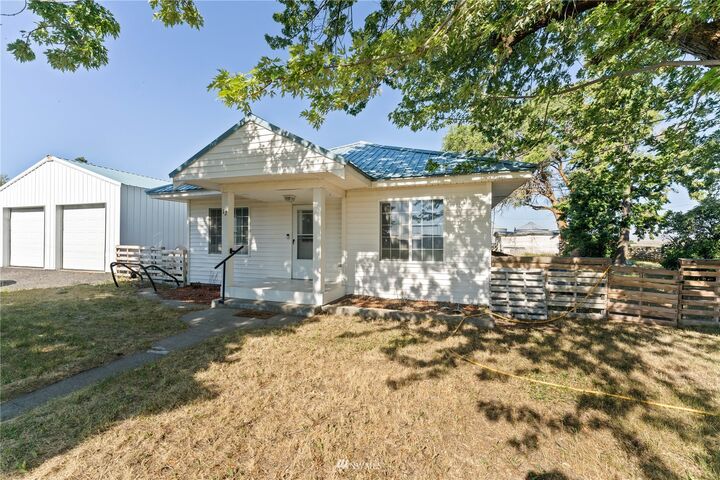 12 Walnut Street  Mansfield WA 98830 photo
