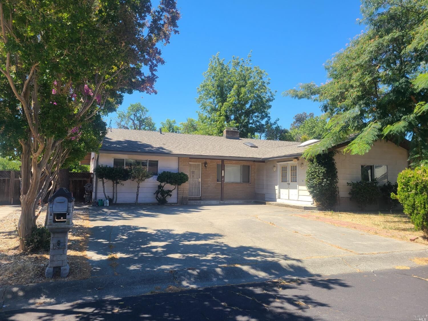 Property Photo: 411 Avalon Way CA 94585