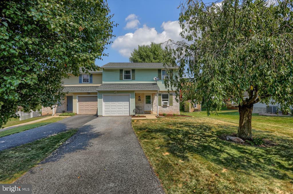 Property Photo: 154 Julie Ann Court PA 17522