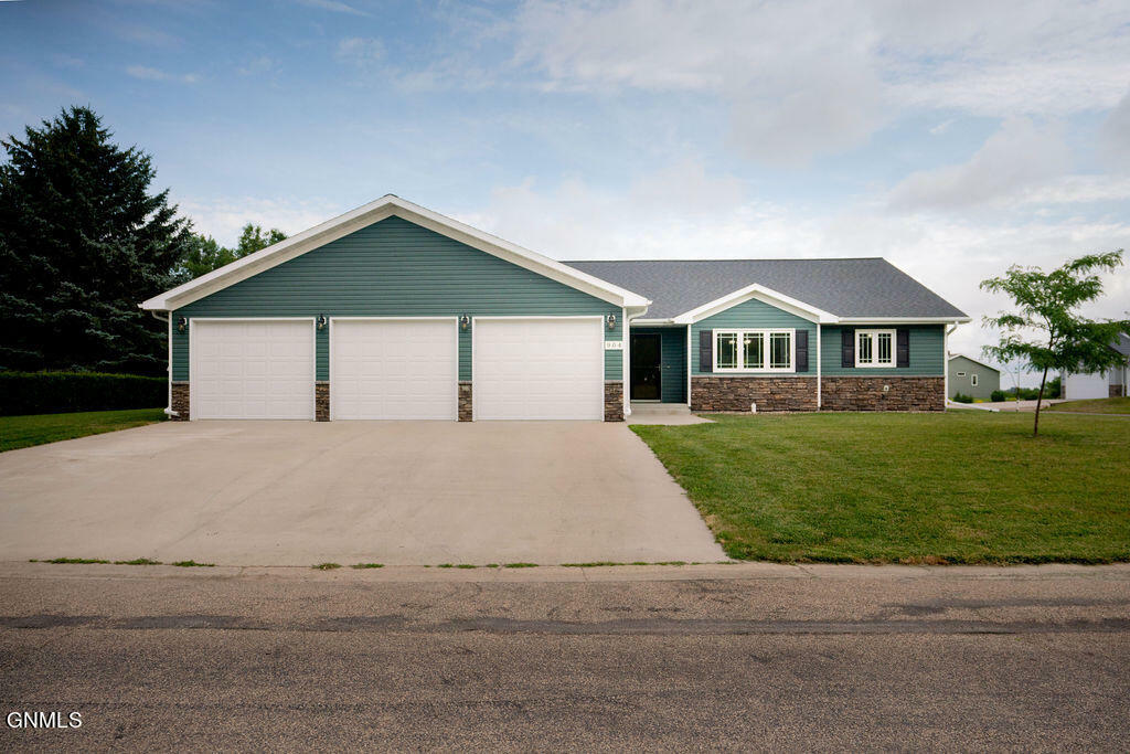 Property Photo:  904 9th Street SW  ND 58401 