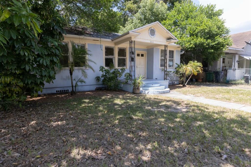 Property Photo:  206 N Albany Avenue  FL 33606 