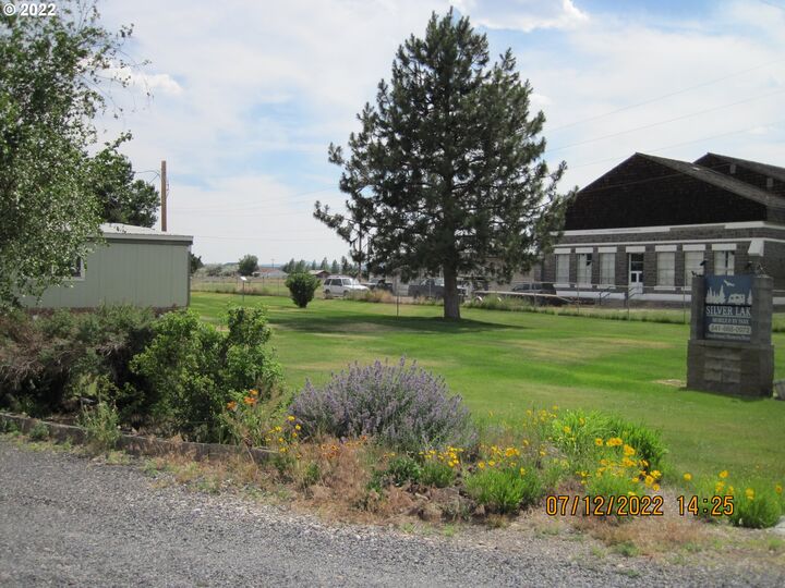 Property Photo:  65366 Hwy 31  OR 97638 