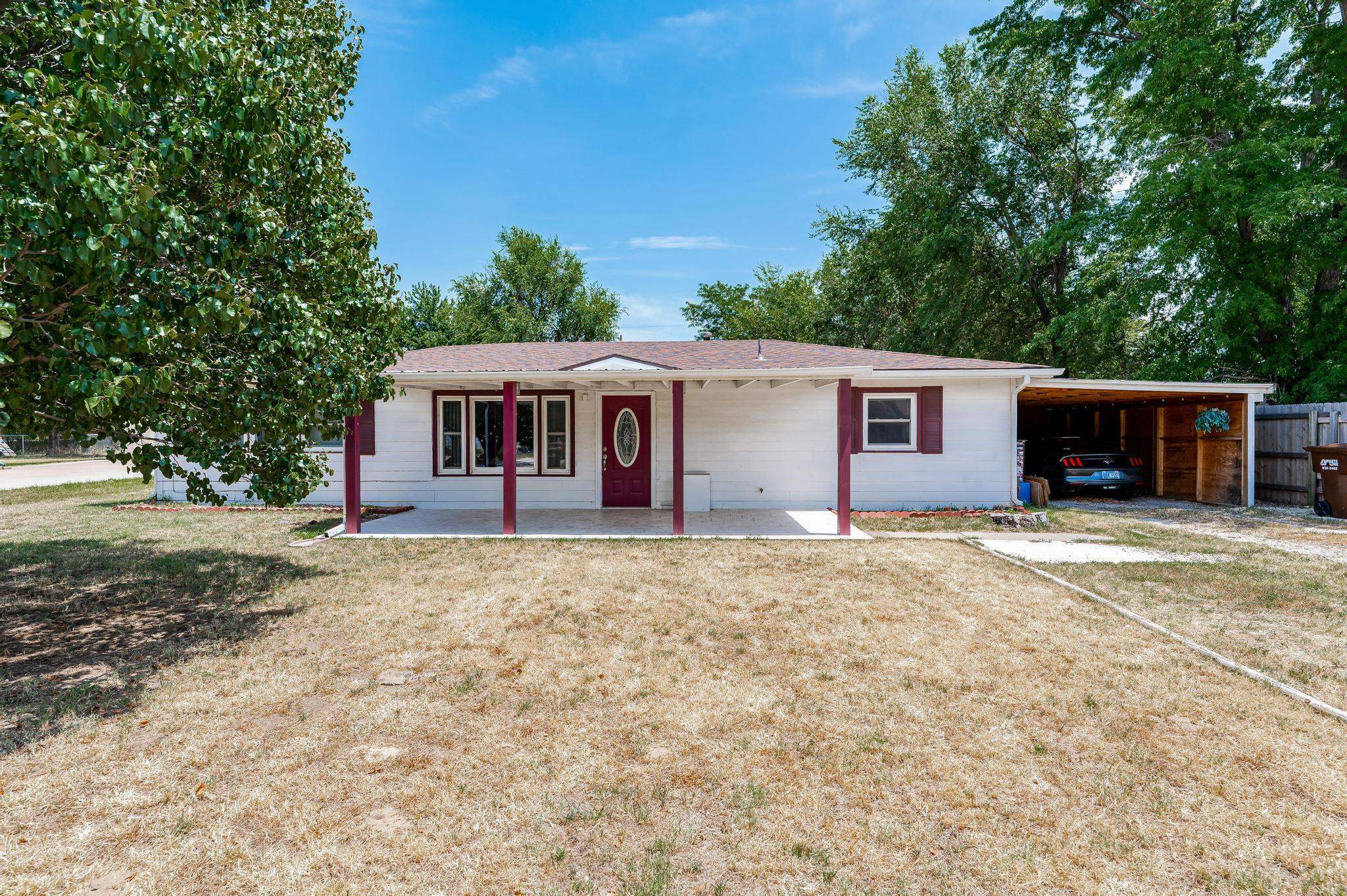 Property Photo: 738 N Eisenhower St KS 67212