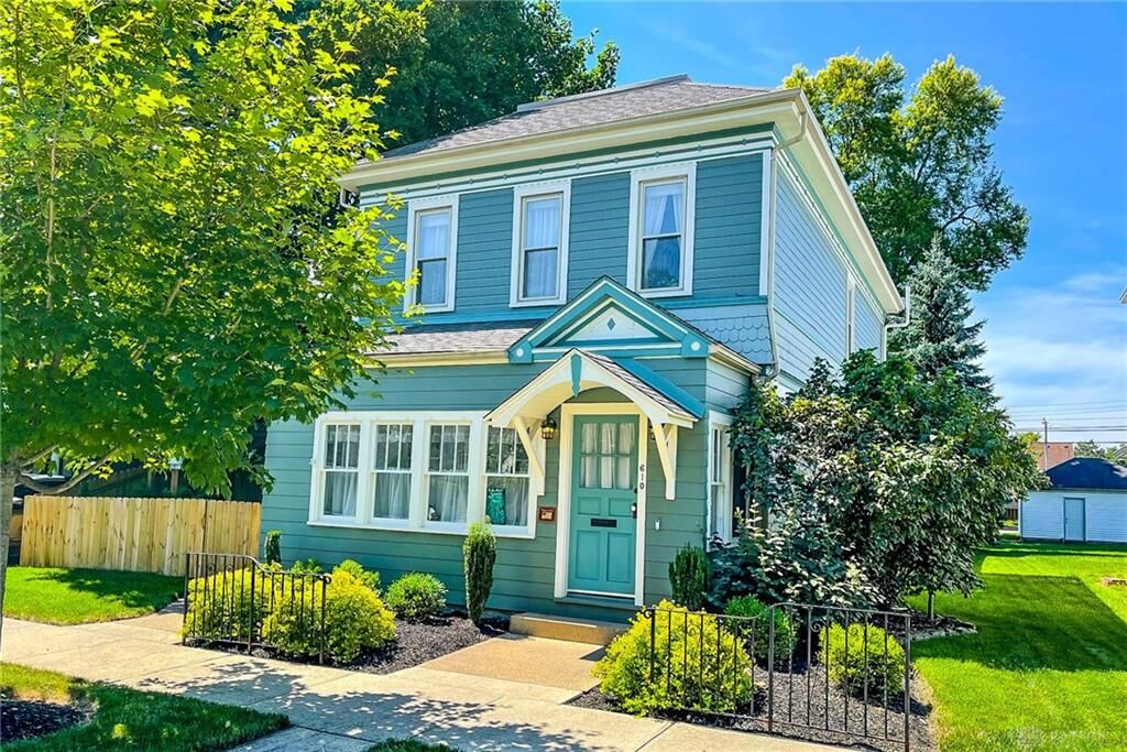 Property Photo: 610 E Franklin Street OH 45373