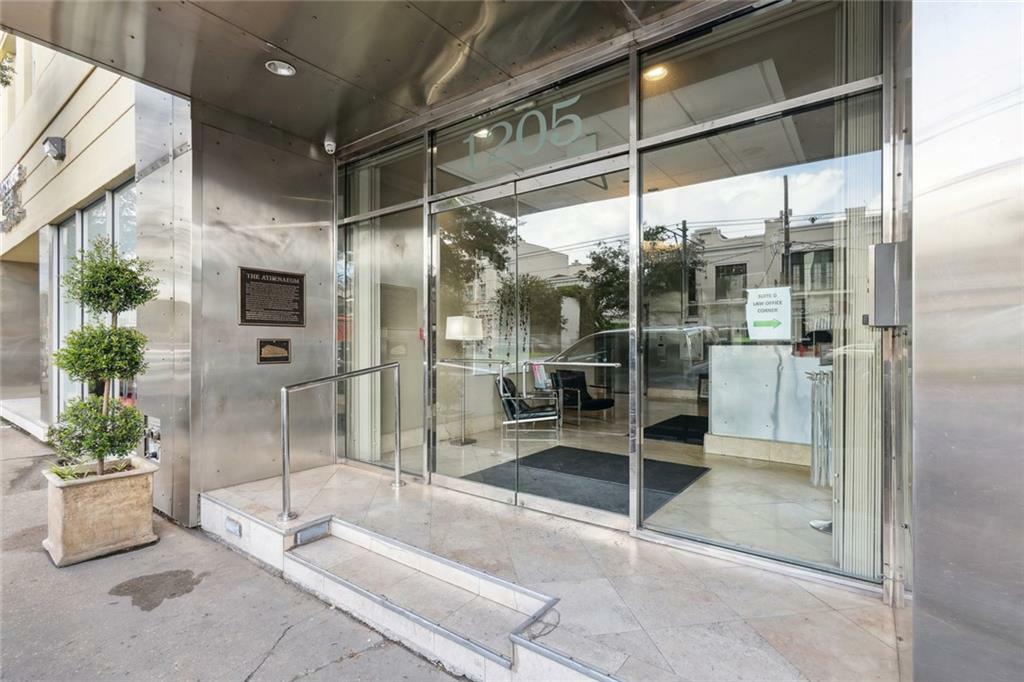 Property Photo:  1205 St Charles Avenue 617  LA 70130 