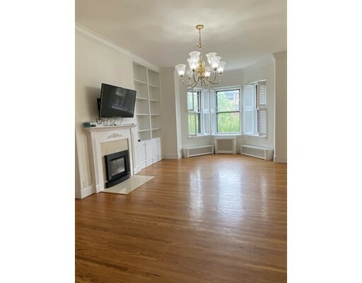 Property Photo:  242 Marlborough Street 5  MA 02116 