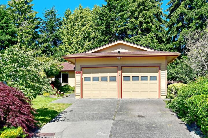 Property Photo:  1114 S 244th Place  WA 98198 