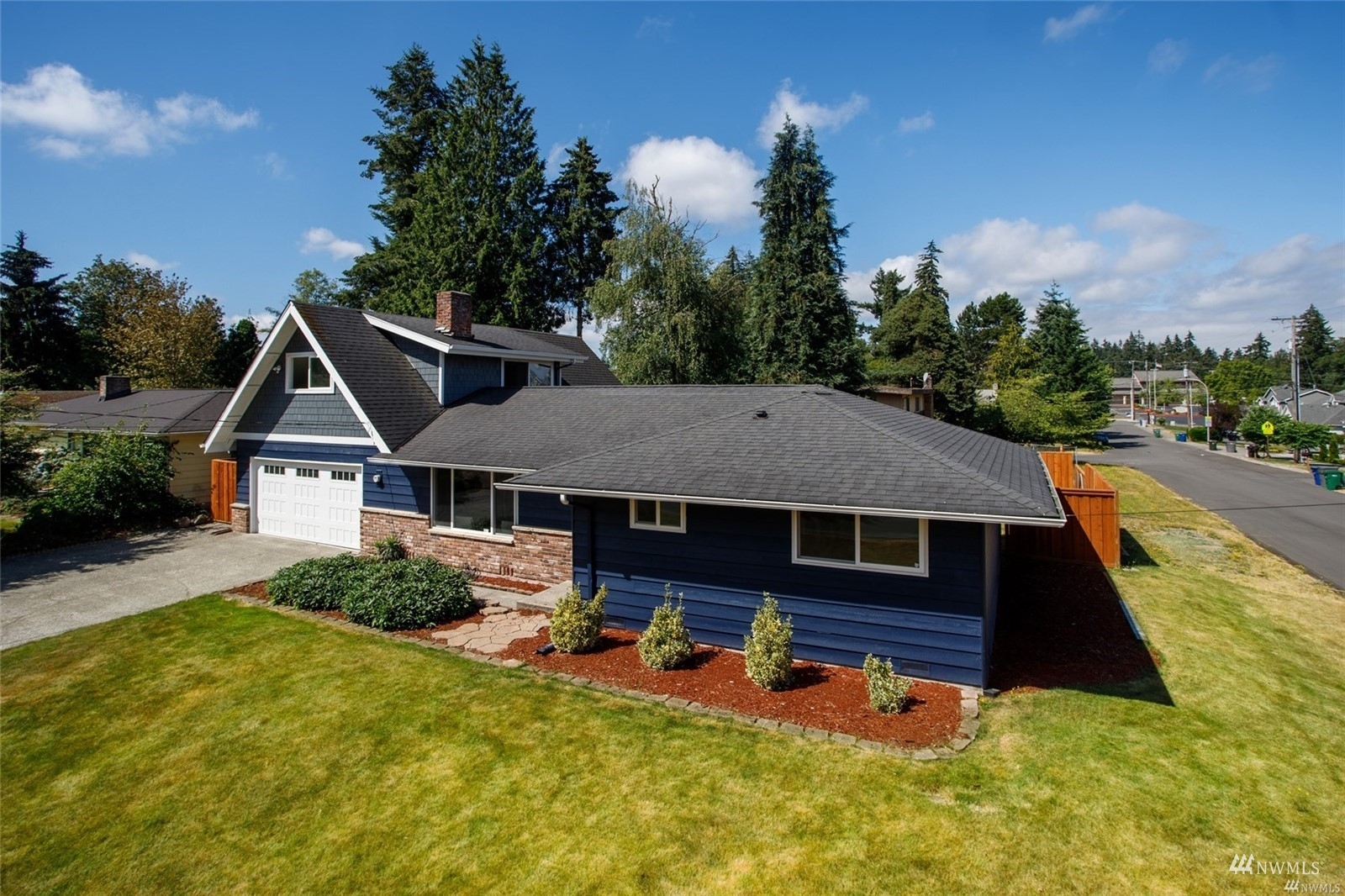 2521 Whitman Court NE  Renton WA 98059 photo