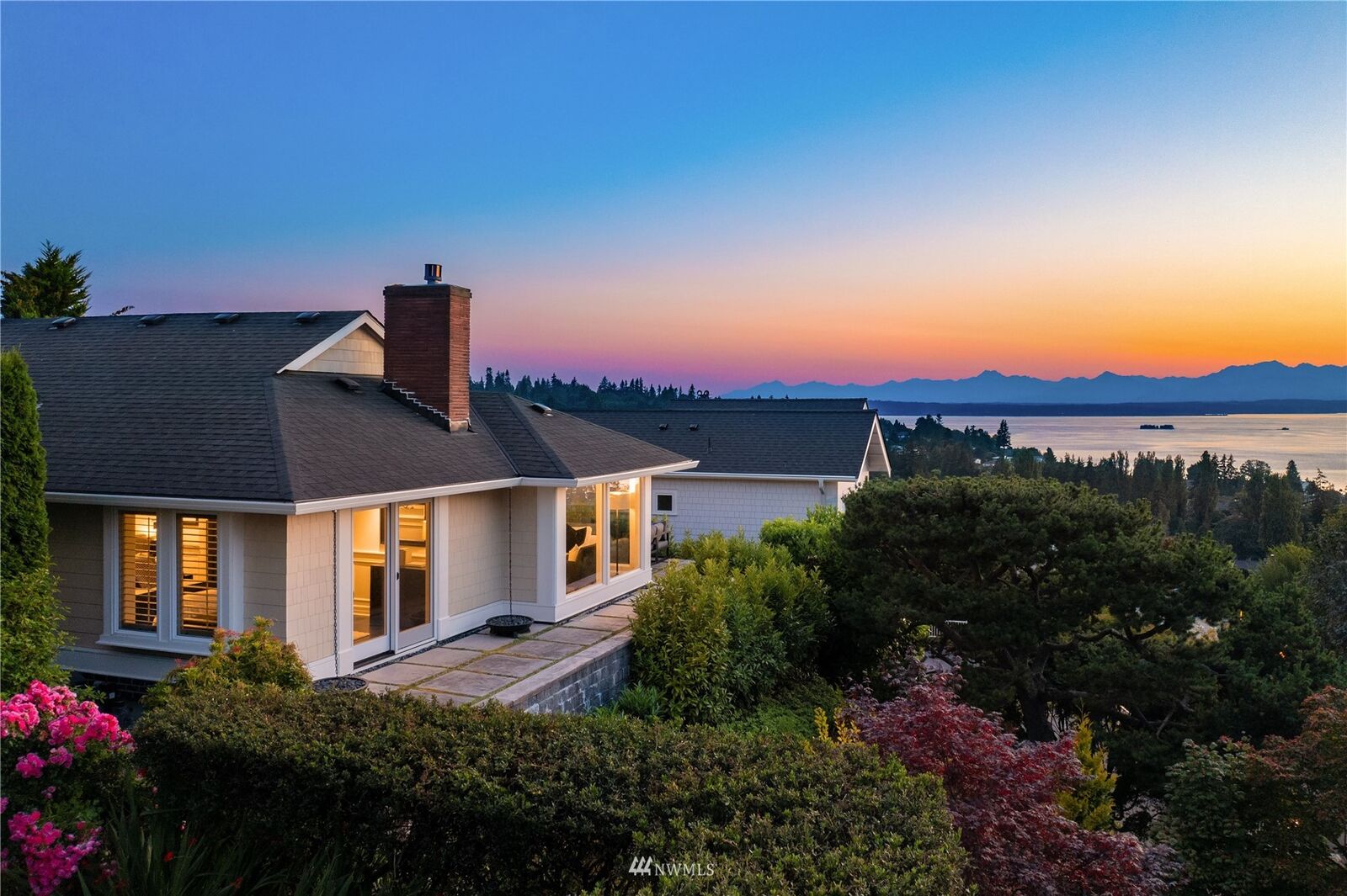 Property Photo:  2115 NW 96th Street  WA 98117 