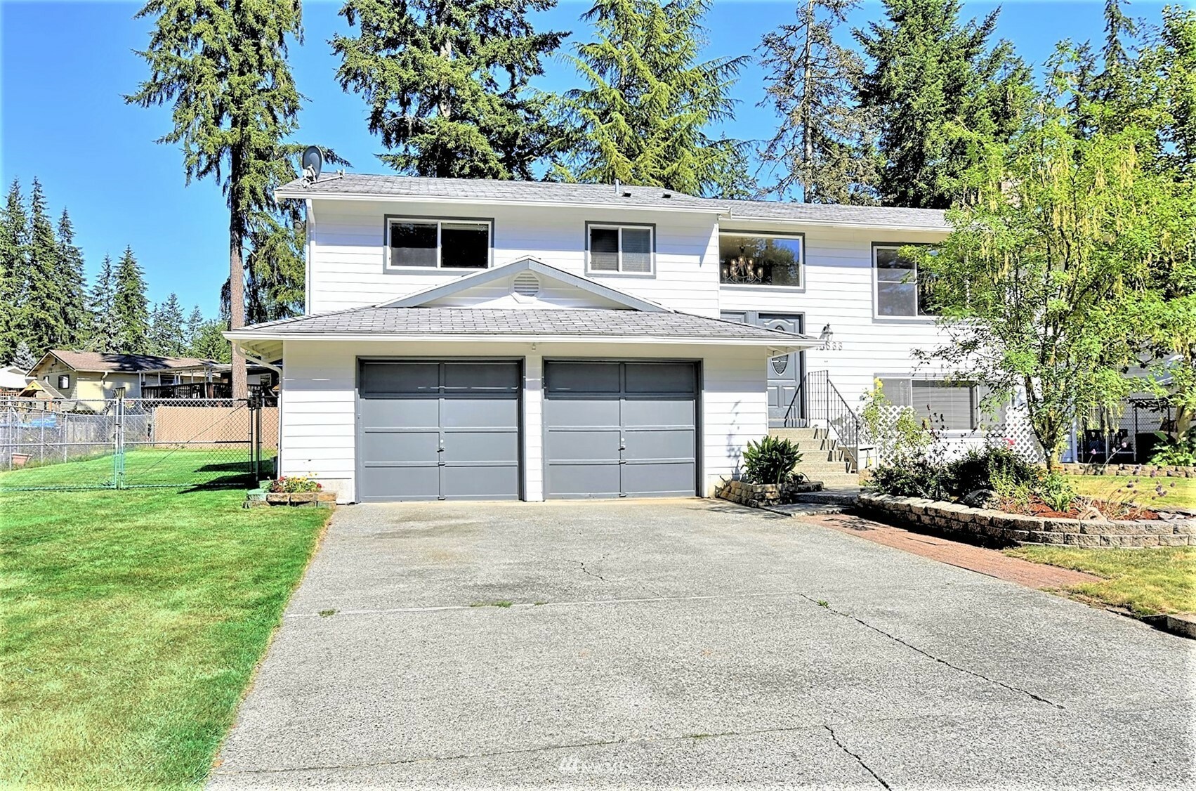 Property Photo: 12833 NE 52nd NE WA 98271