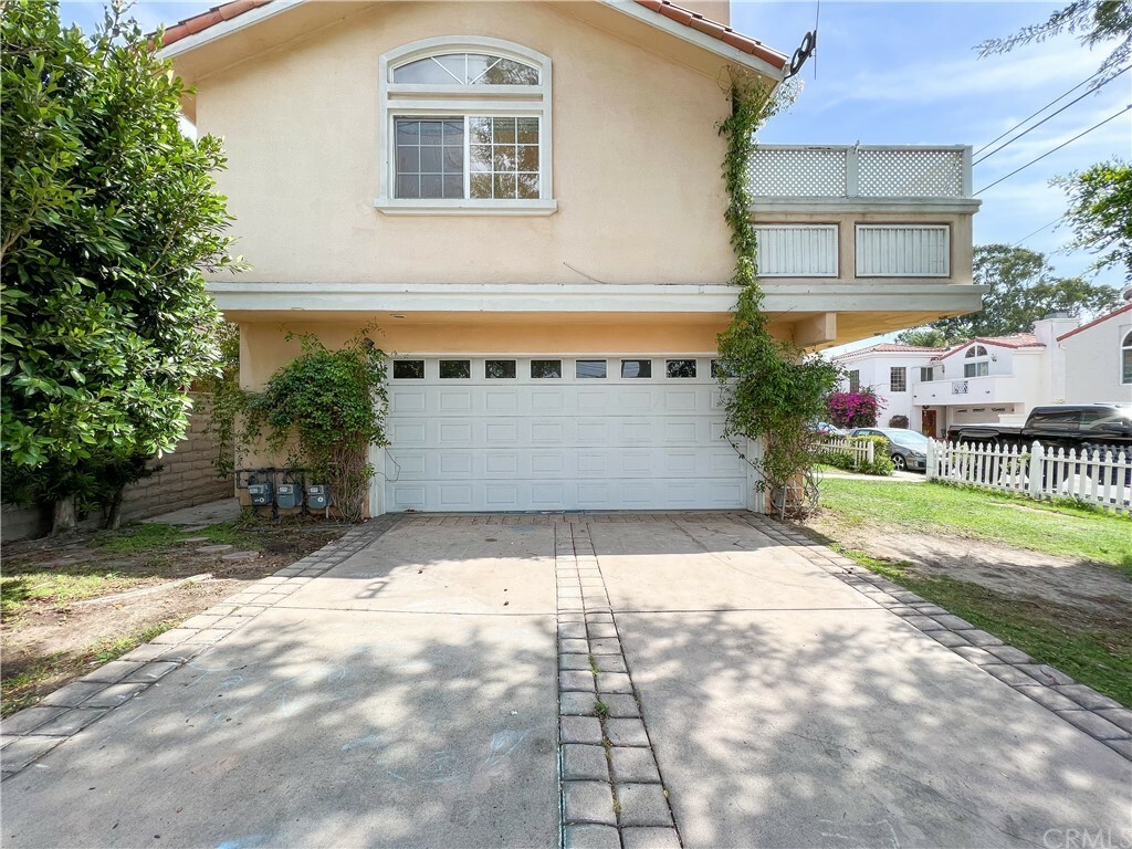 Property Photo:  1510 Perkins Lane  CA 90278 