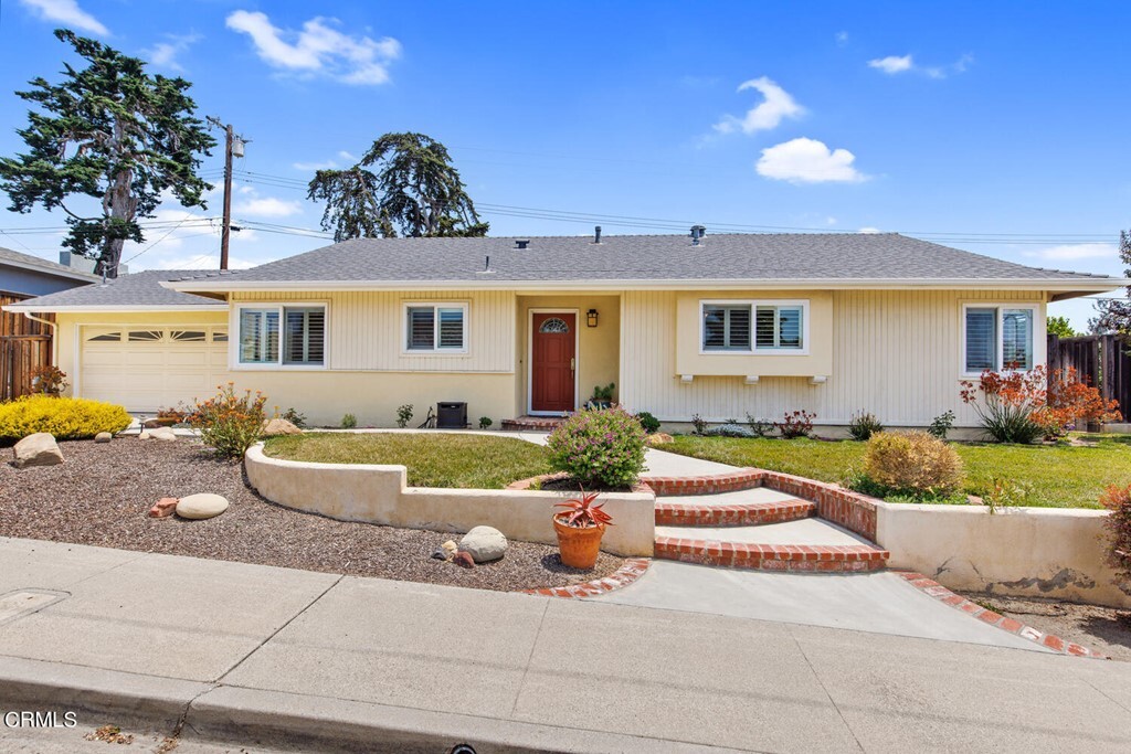 Property Photo: 252 Byron Avenue CA 93003