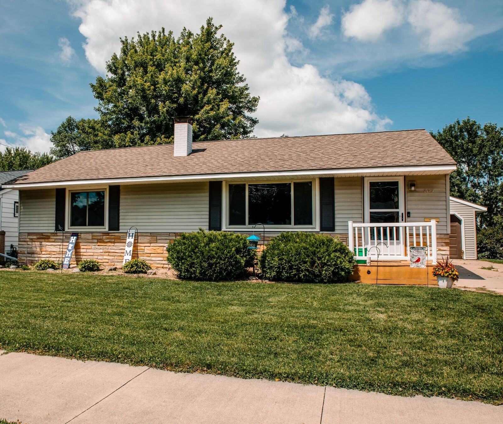Property Photo: 2013 4th Avenue NE MN 55912