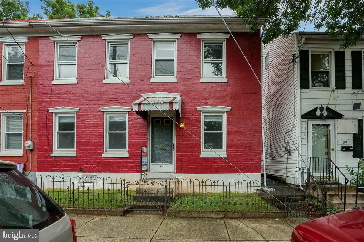 Property Photo:  337 Walnut Street  PA 19464 