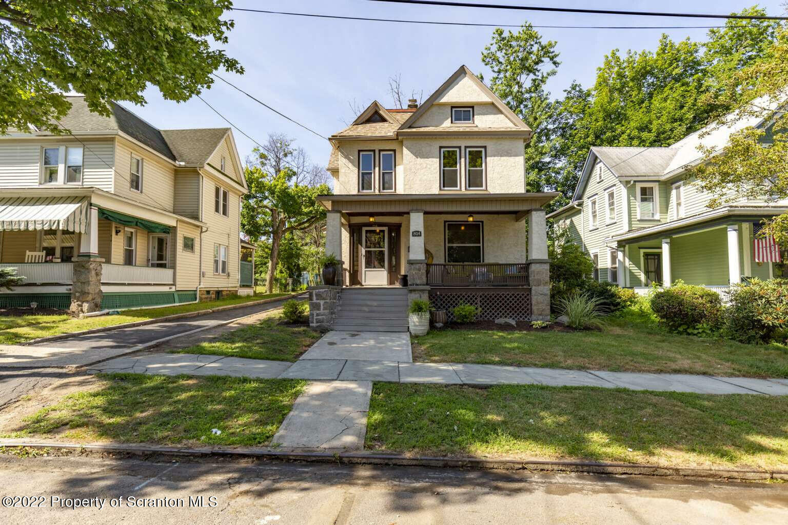 Property Photo:  814 Sunset Street  PA 18503 