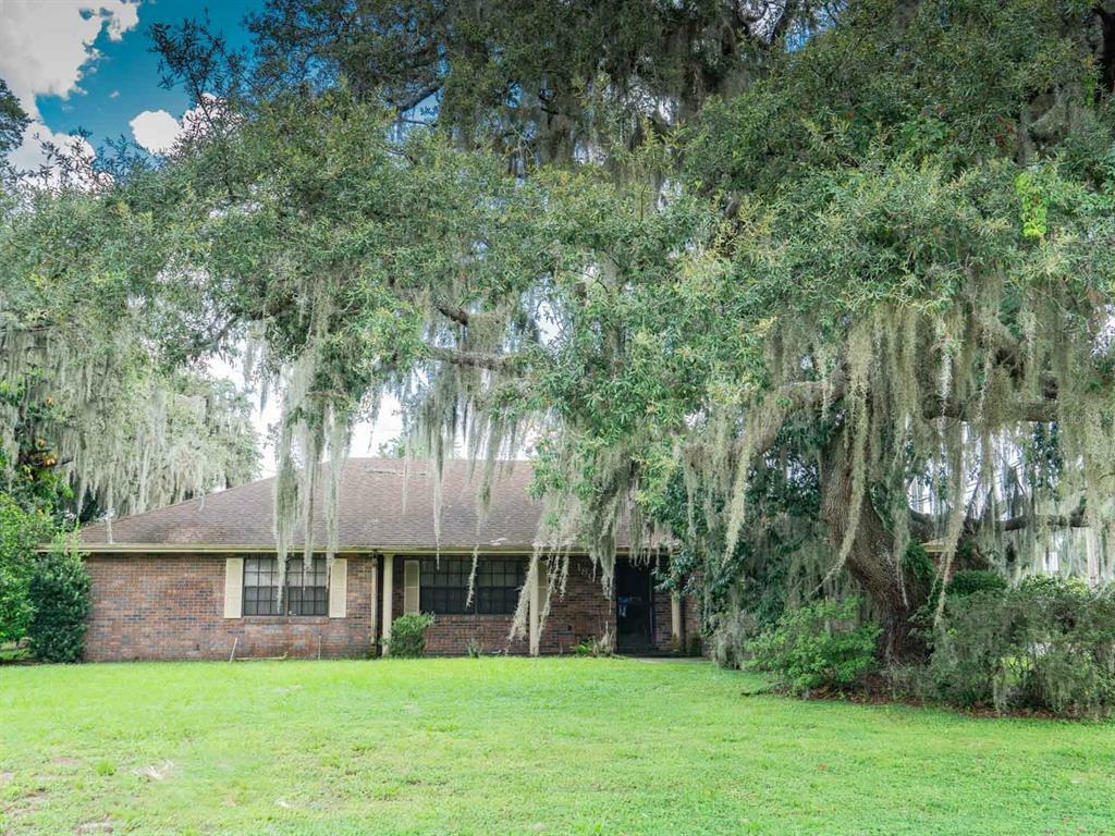 Property Photo:  1803 Lake Deeson Drive  FL 33805 