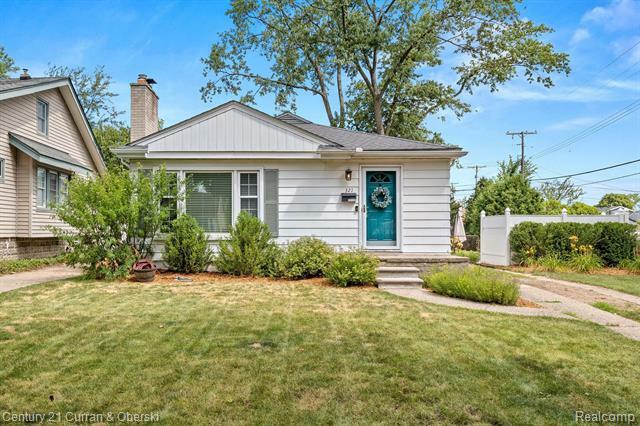 Property Photo:  321 Devillen Avenue  MI 48073 