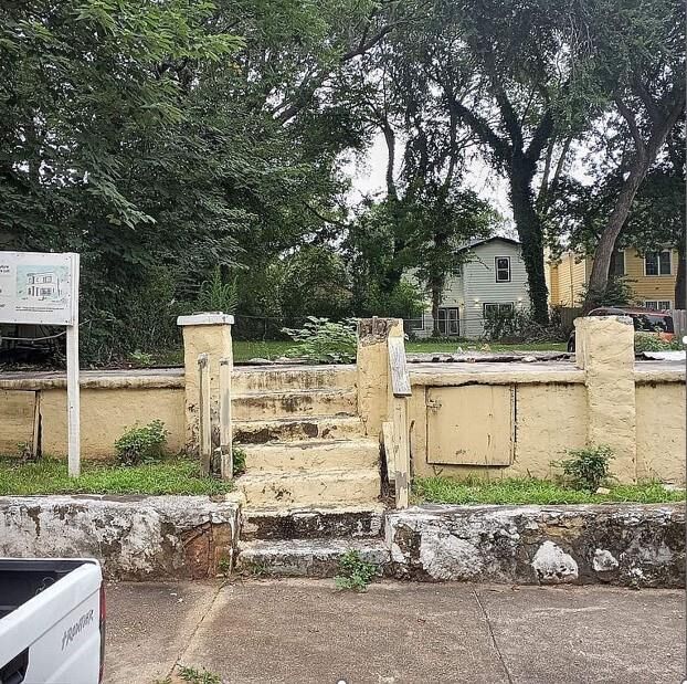 Property Photo:  1006 Smith Street SW  GA 30310 