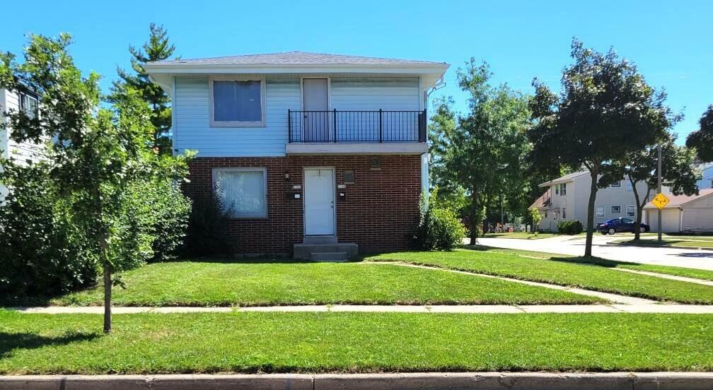 Property Photo:  5700 N 99th St 5702  WI 53225 