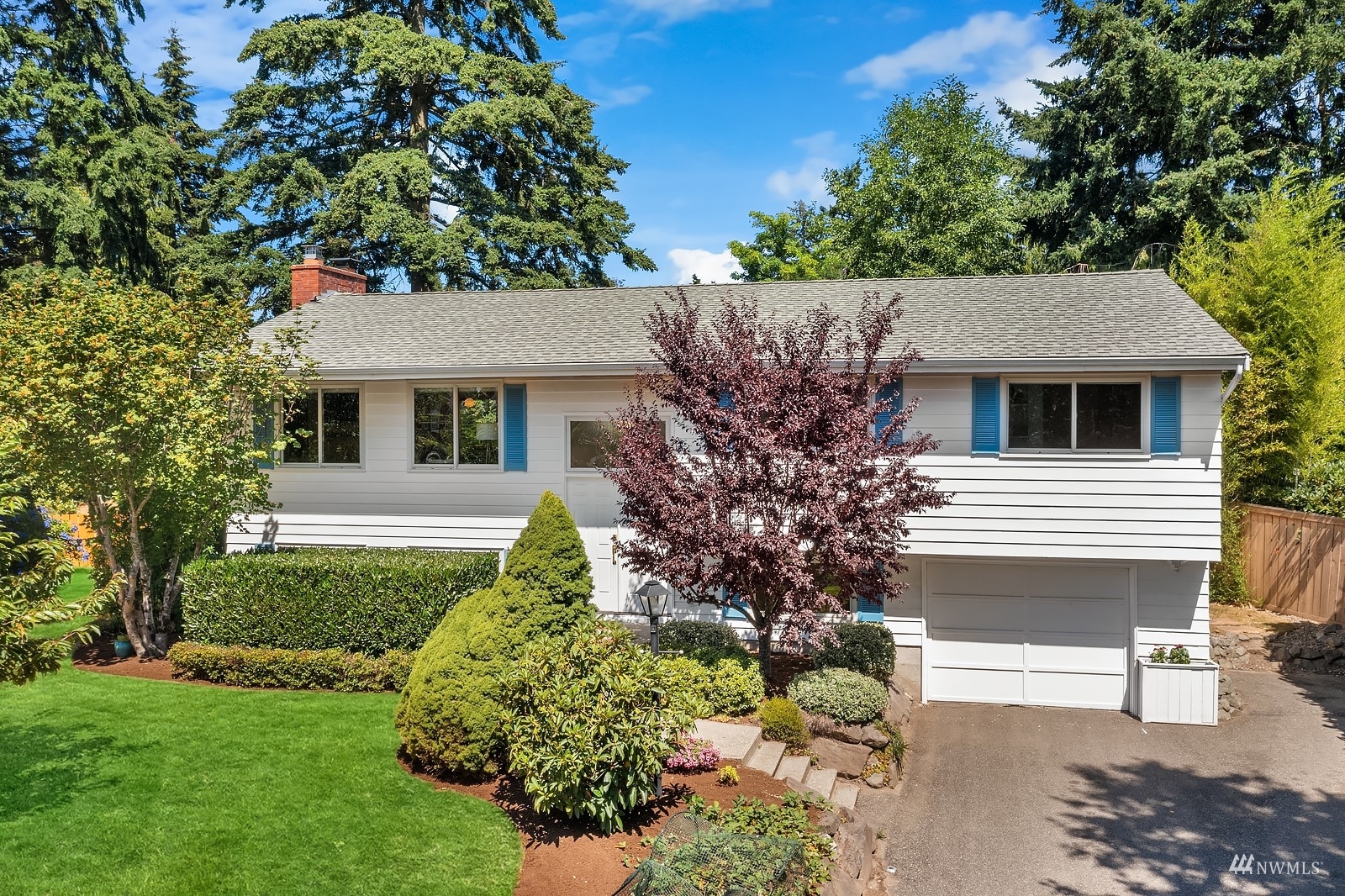 Property Photo:  2144 N 188th Street  WA 98133 