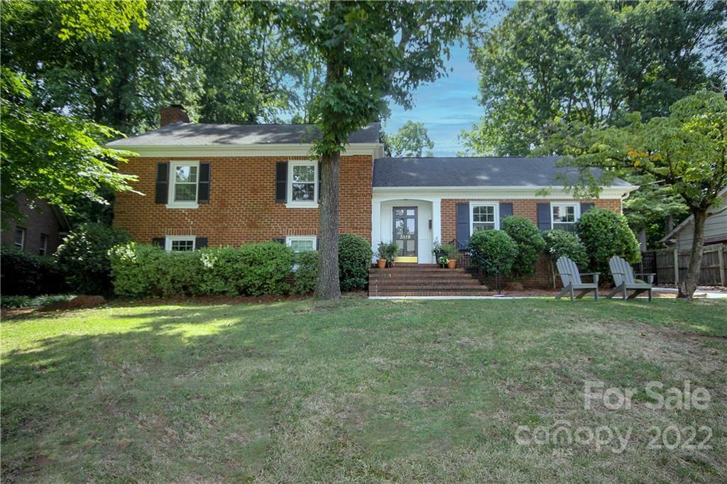Property Photo: 3819 Lovett Circle NC 28210