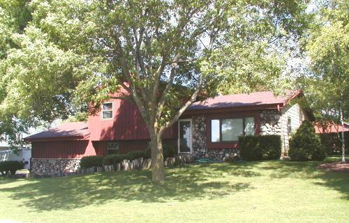 Property Photo: W236n7060 Oakcrest Rd WI 53089