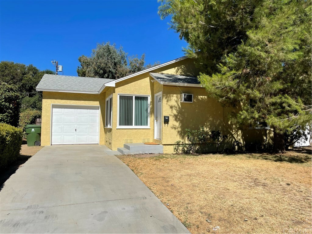 Property Photo:  7517 Whitaker Avenue  CA 91406 