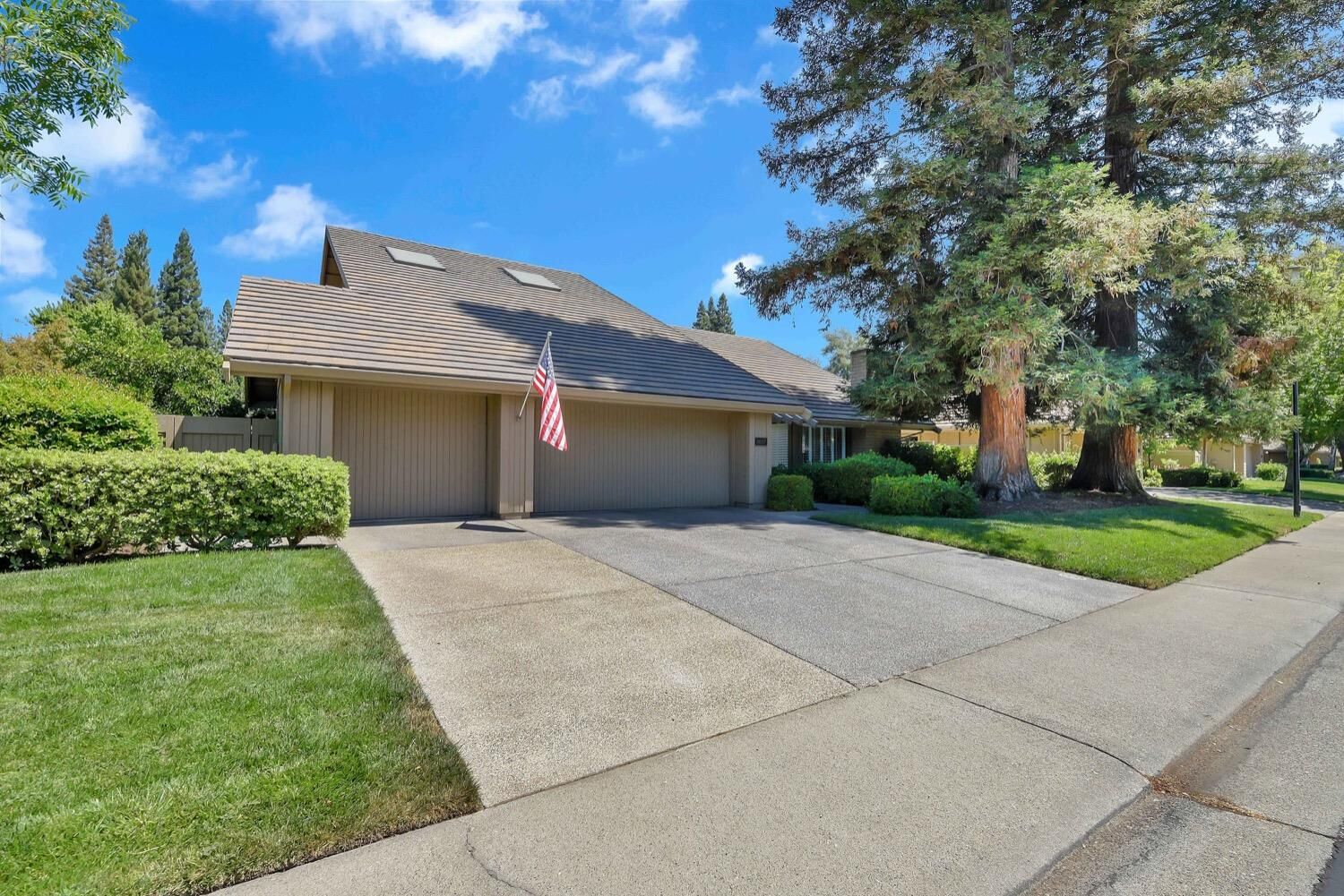 Property Photo: 11607 Melones Circle CA 95670