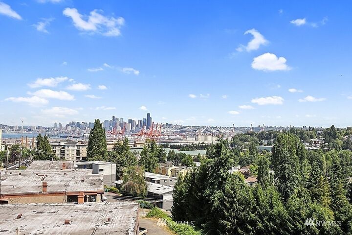 3221 SW Avalon Way 105  Seattle WA 98126 photo