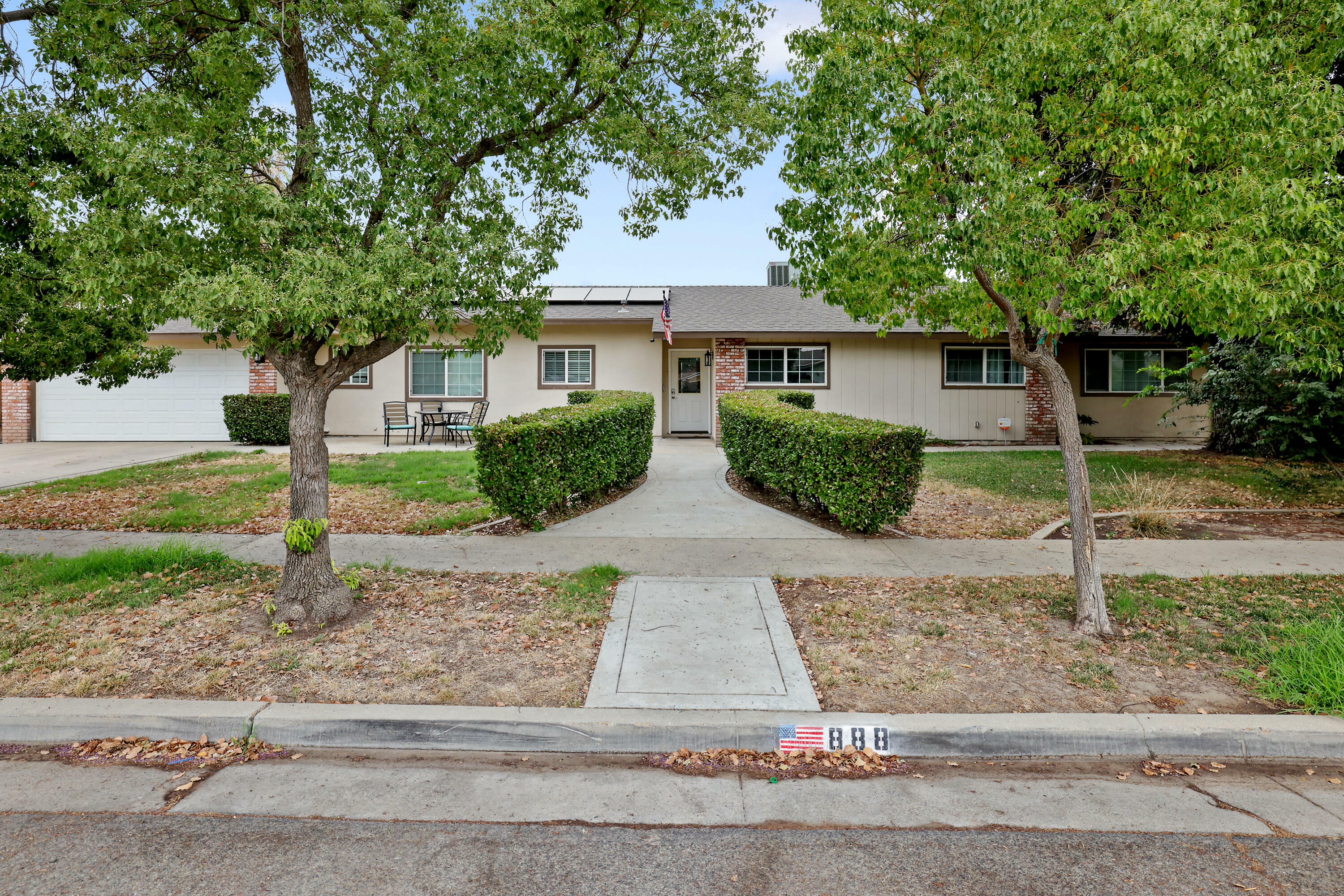 888 N N Place  Tulare CA 93274 photo