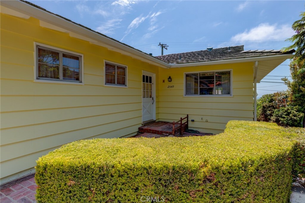 Property Photo:  2549 Via Carrillo  CA 90274 