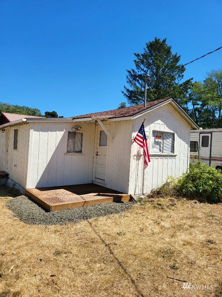 Property Photo:  2396 Breezy Way  WA 98590 