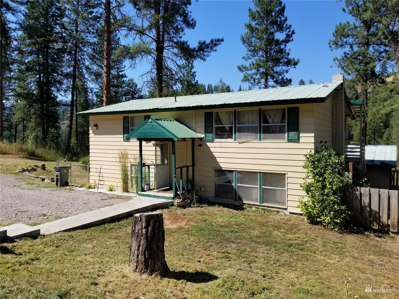 Property Photo:  9 Pine Grove Street  WA 99166 