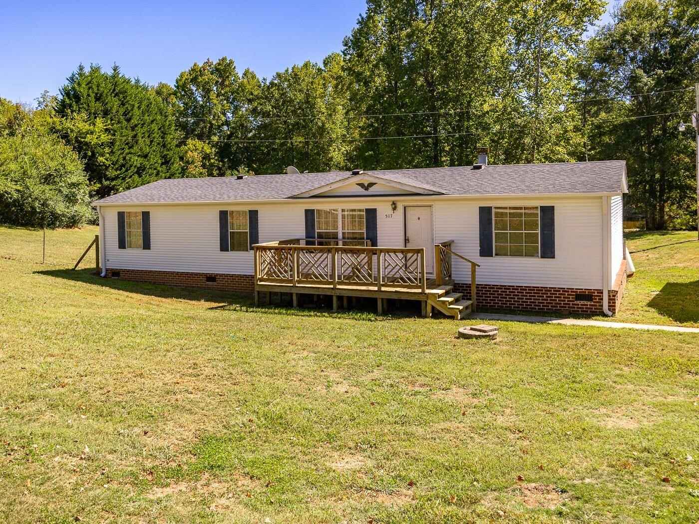 Property Photo:  517 Pettit Circle  SC 29374 