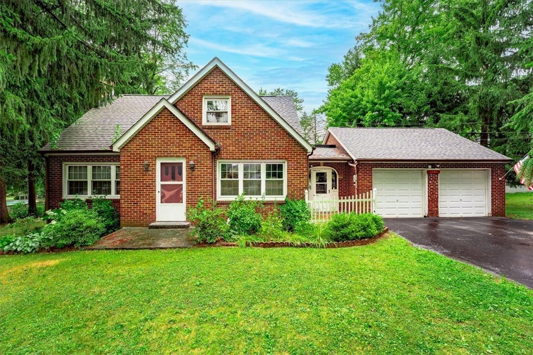 Property Photo:  1060 S Hermitage Road  PA 16148 